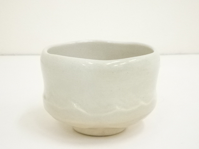 JAPANESE TEA CEREMONY / TEA BOWL CHAWAN / WHITE GLAZE / ARTISAN WORK